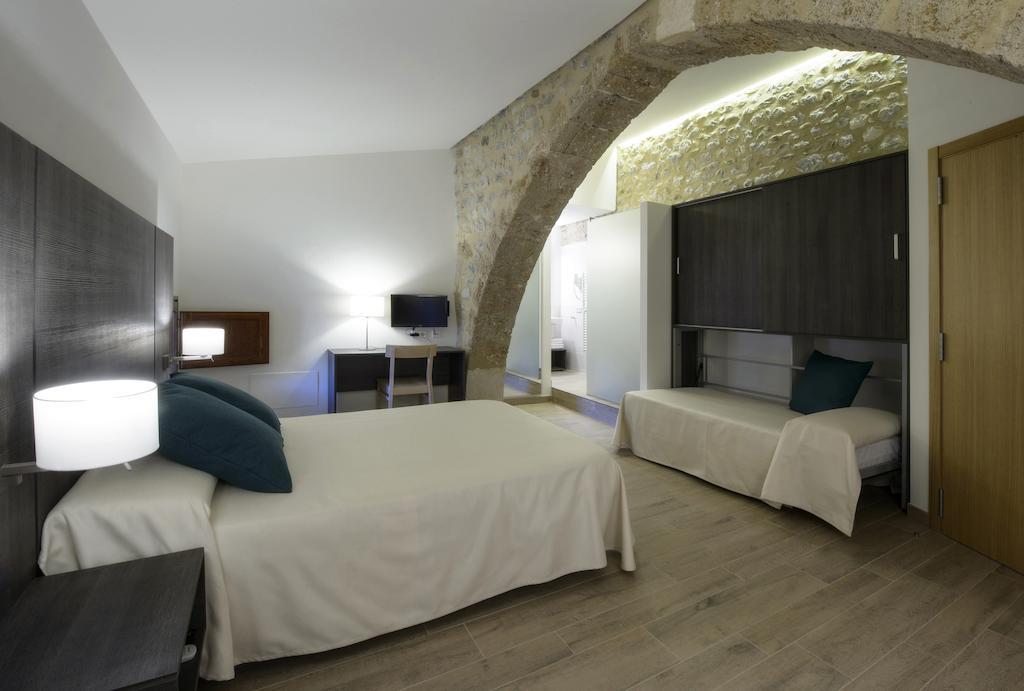 Mas Pere Pau Besalú Quarto foto